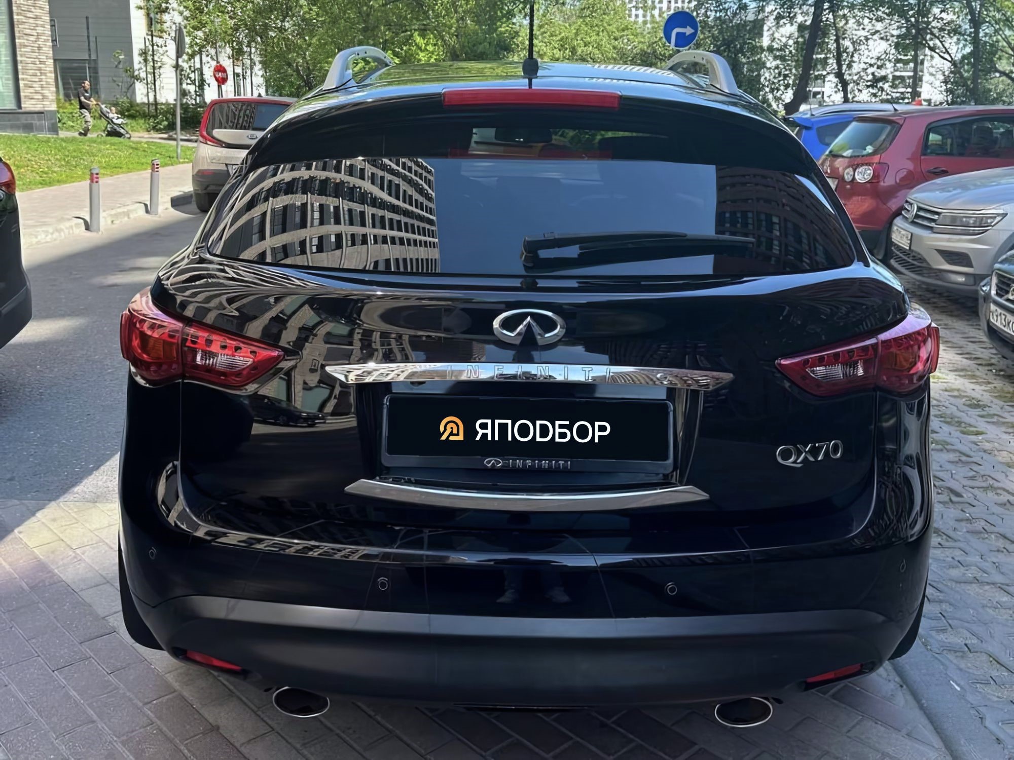 INFINITI QX70