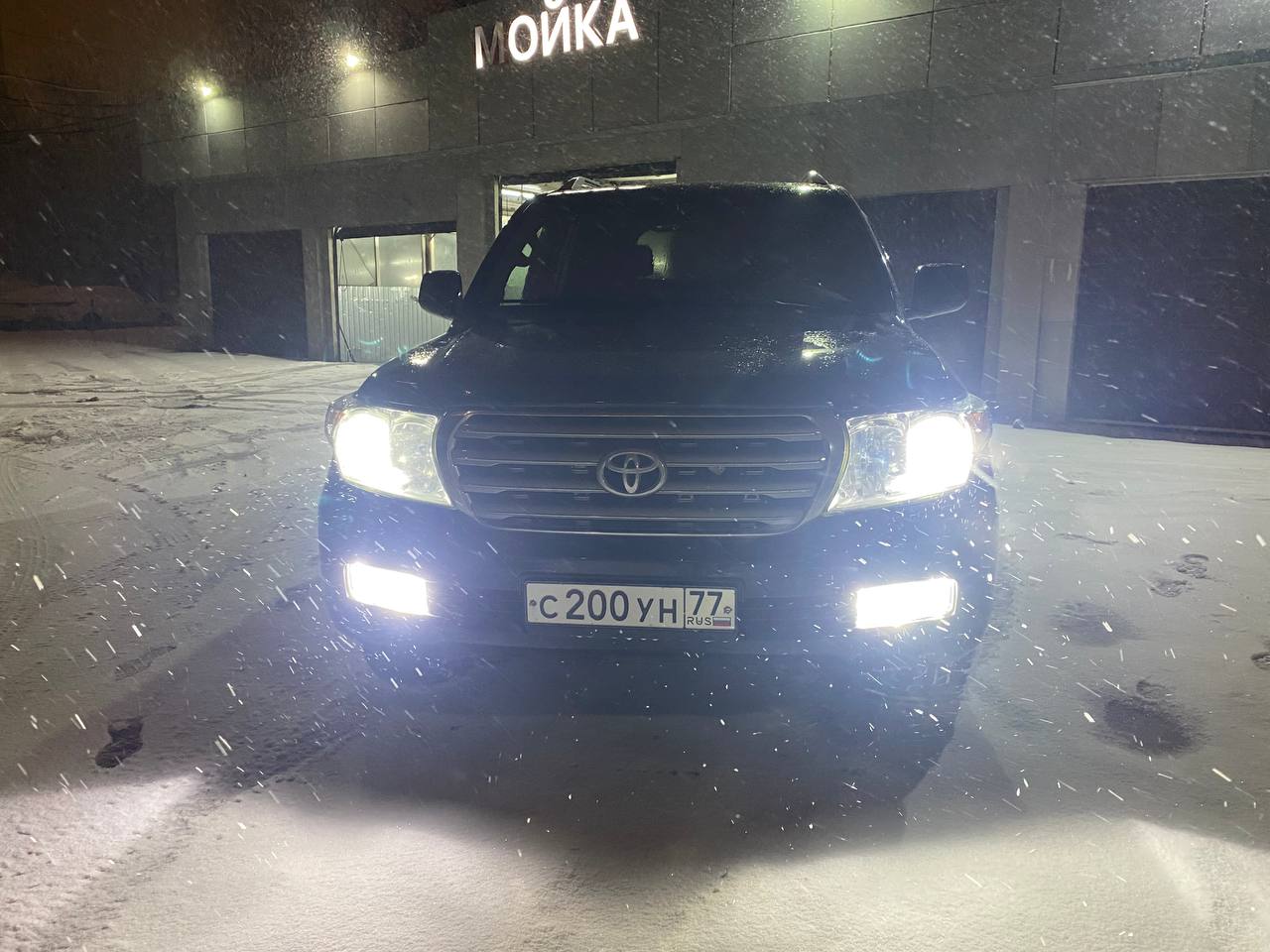 Toyota Land Cruiser 200